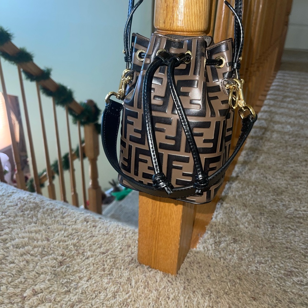 Fendi  Mon Tresor Bucket Mini
